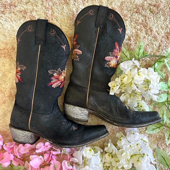 Shyanne Black Floral Cowgirl Boots | Women’s Size 8.5 | Color Black - Picture 2 of 8